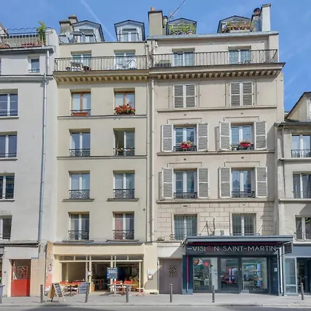 133 Charly - Superb In Paris. *